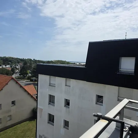 Proche De La Avec Balcon 公寓
