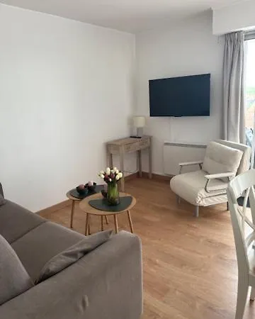 Proche De La Avec Balcon 公寓